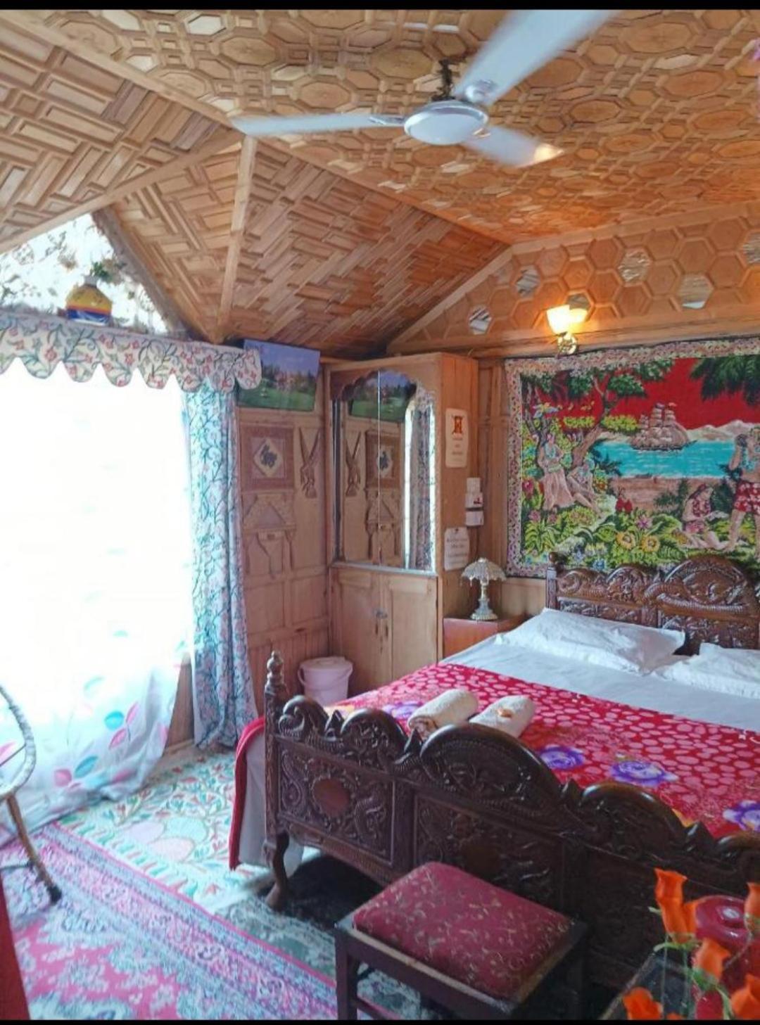 Hotel New Minar Group Of Houseboats Srīnagar Exteriér fotografie
