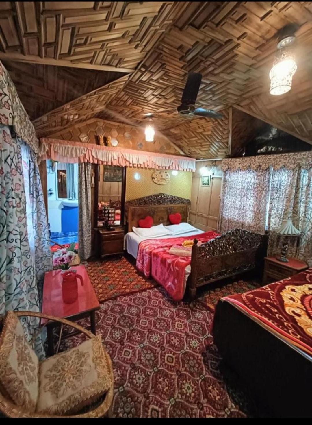 Hotel New Minar Group Of Houseboats Srīnagar Exteriér fotografie