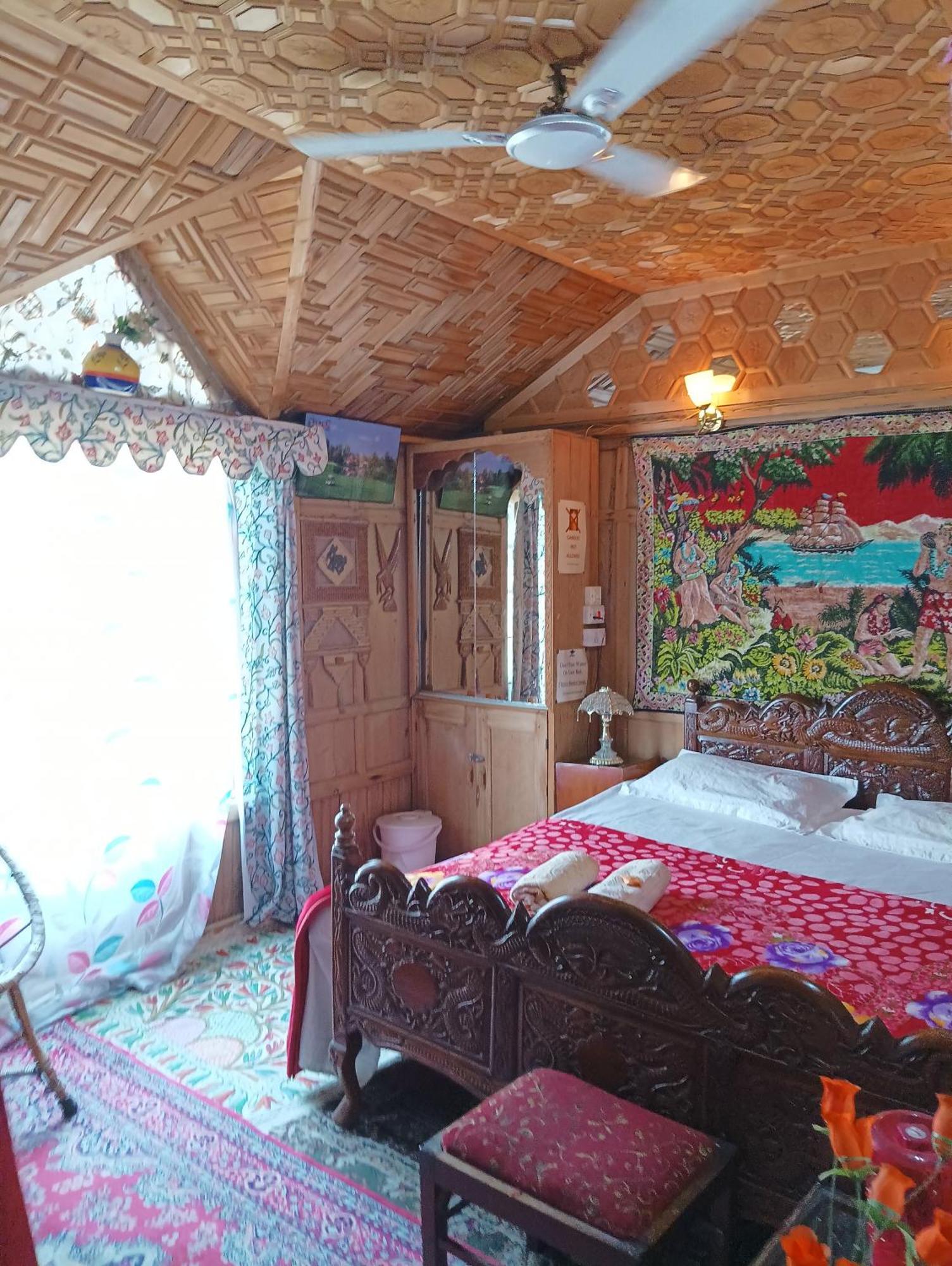 Hotel New Minar Group Of Houseboats Srīnagar Exteriér fotografie