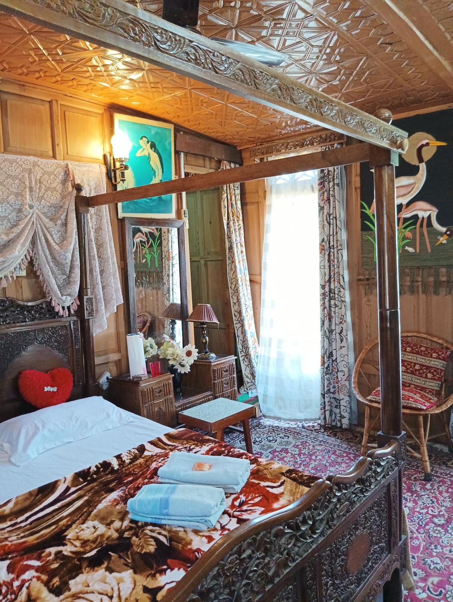 Hotel New Minar Group Of Houseboats Srīnagar Exteriér fotografie