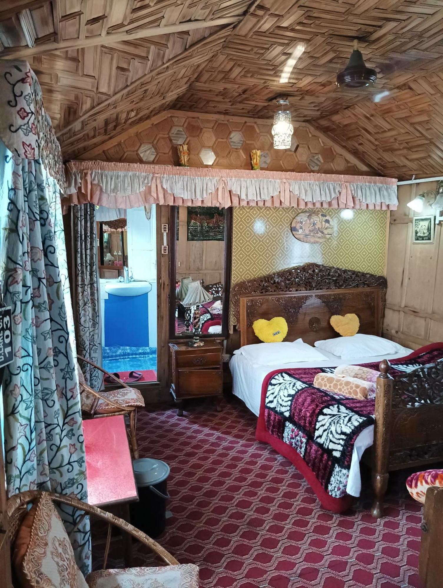 Hotel New Minar Group Of Houseboats Srīnagar Exteriér fotografie